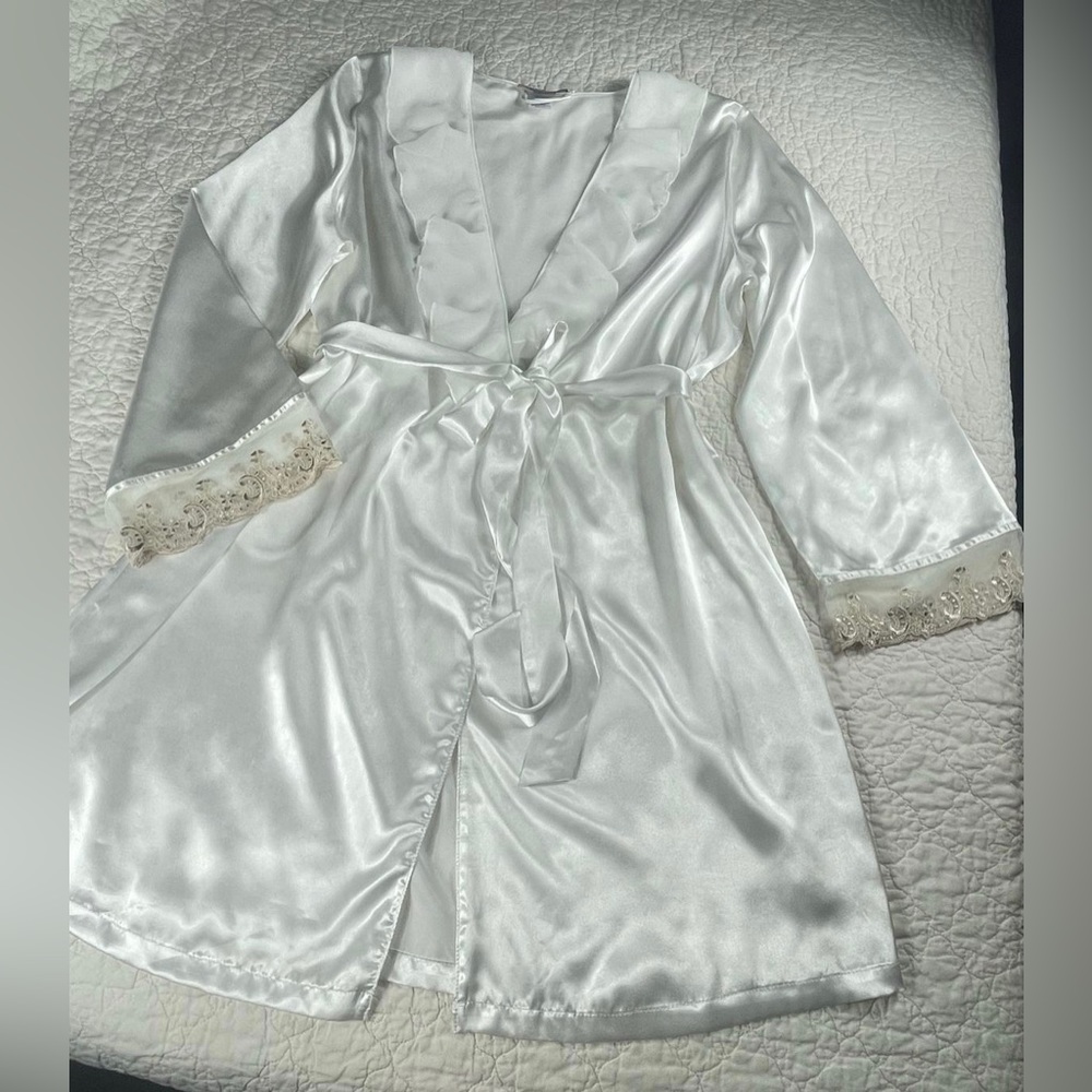 🔥Linea Donatella Satin Wrap Soft Silky Robe With Belt Women L/XL Coquette Glam